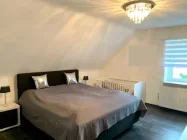 Schlafzimmer DG