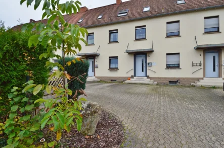  - Haus kaufen in Kleinblittersdorf - Familienfreundliches Reihenhaus mit eigenem Pool und Südgarten