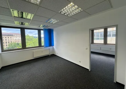 Büroraum  - Büro/Praxis mieten in Saarbrücken - 5,90 € pro m² - Büroeinheit mit ca. 180 m² in direkter Innenstadtlage von Saarbrücken zu vermieten