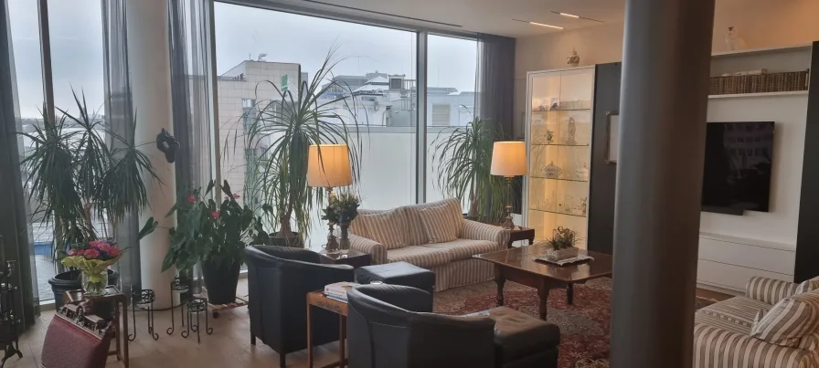 Wohnzimmer - Wohnung kaufen in Saarbrücken - Edles Penthouse in Saarbrücken-City mit Saarblick!