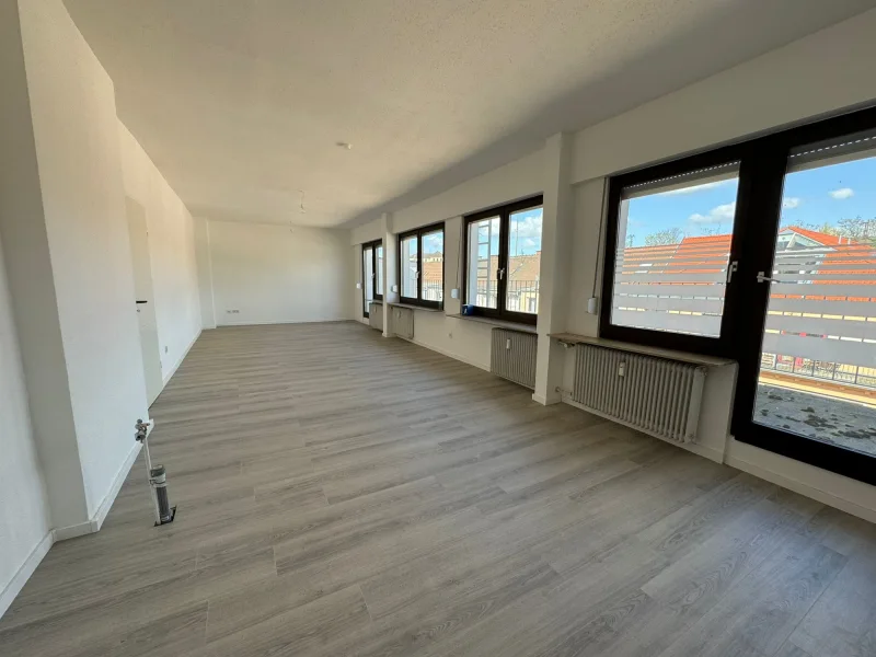 Ursulinenstraße - Wohnung mieten in Saarbrücken - Mietwohnung mit rund 100 m² und Balkon in der Saarbrücker Innenstadt