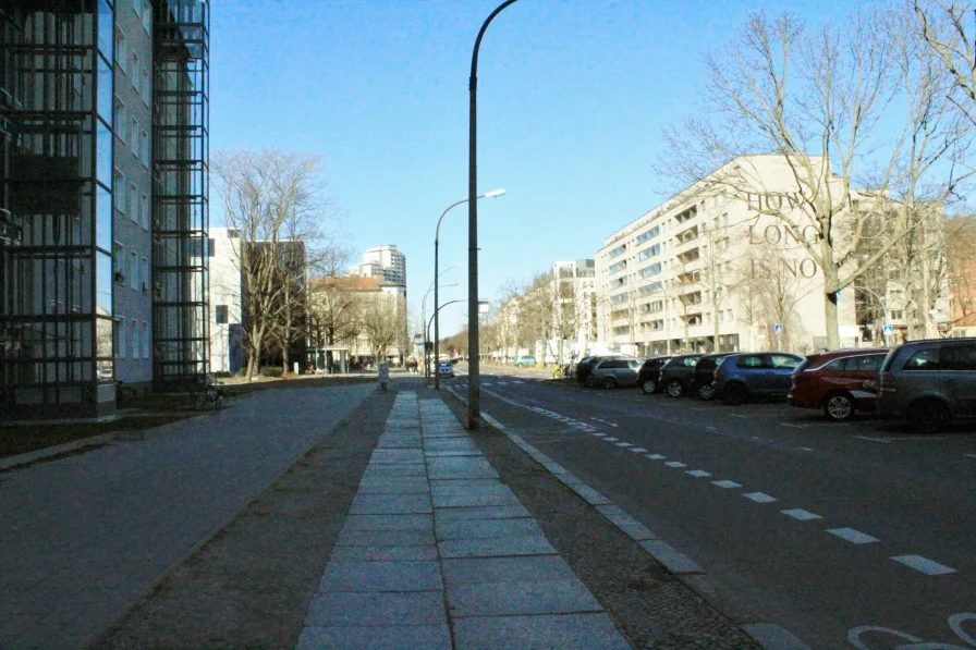 Friedenstraße Richtung Volkspark Friedrichshain