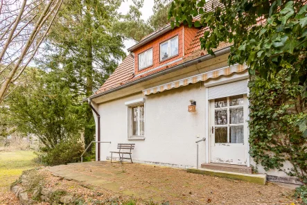 Ansicht Haus - Haus kaufen in Schönwalde-Glien - Stilvolles Einfamilienhaus mit altem Baumbestand in Schönwalde