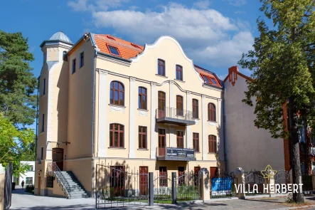 Villa-Herbert-Ansicht0923a - Wohnung kaufen in Berlin-Waidmannslust - Villa Herbert: 4 Zimmer, 2 Bäder, großer Balkon im Sofortbezug