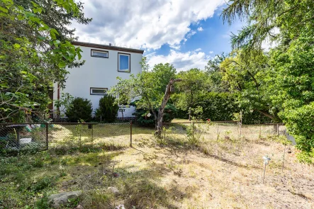 Garten - Haus kaufen in Berlin-Zehlendorf - Am Museumsdorf Düppel - Tolles Grundstück mit Haus zum sanieren!