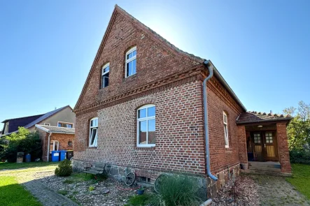 Hausansicht - Haus kaufen in Wittstock Dosse - Historisches Familienhaus mit großem Garten in Christdorf