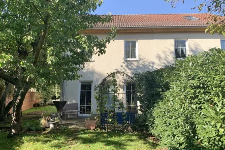 Herzlich Wollkommen - Haus kaufen in Berlin-Malchow - Gepflegte Doppelhaushälfte mit Garten und Gemeinschaftsfläche