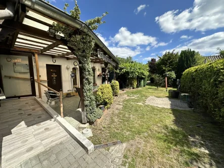 Blick in den Garten - Haus kaufen in Schorfheide - Charmantes Einfamilienhaus mit großem Grundstück