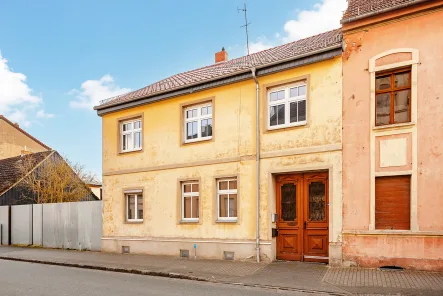 Ansicht Gebäude - Haus kaufen in Zehdenick - Wohnen mit Zukunft – Haus voller Möglichkeiten