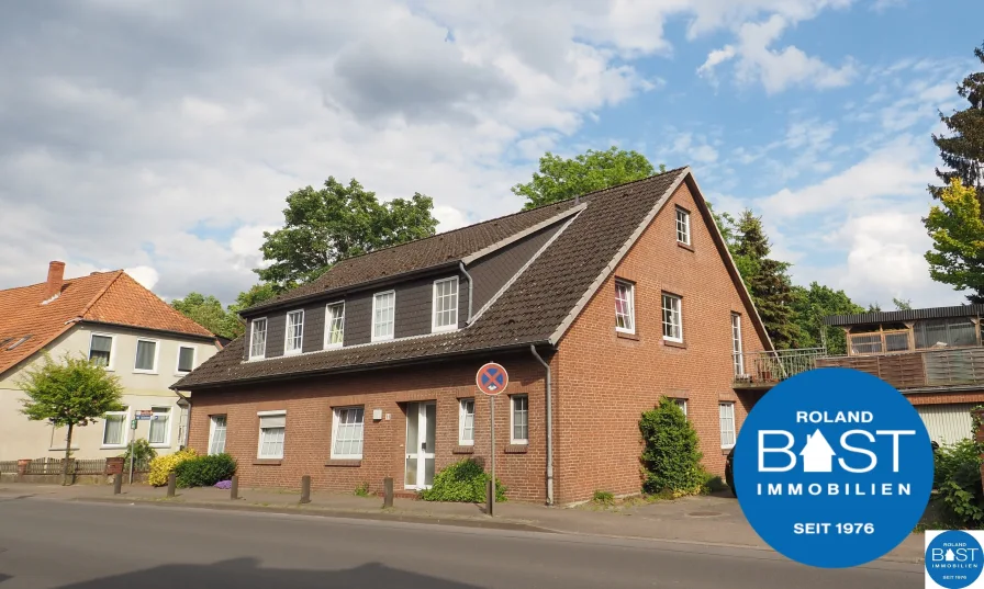 Titelbild (1) - Haus kaufen in Bad Bodenteich - Dreifamilienhaus mit Doppelgarage und Stellplätzen