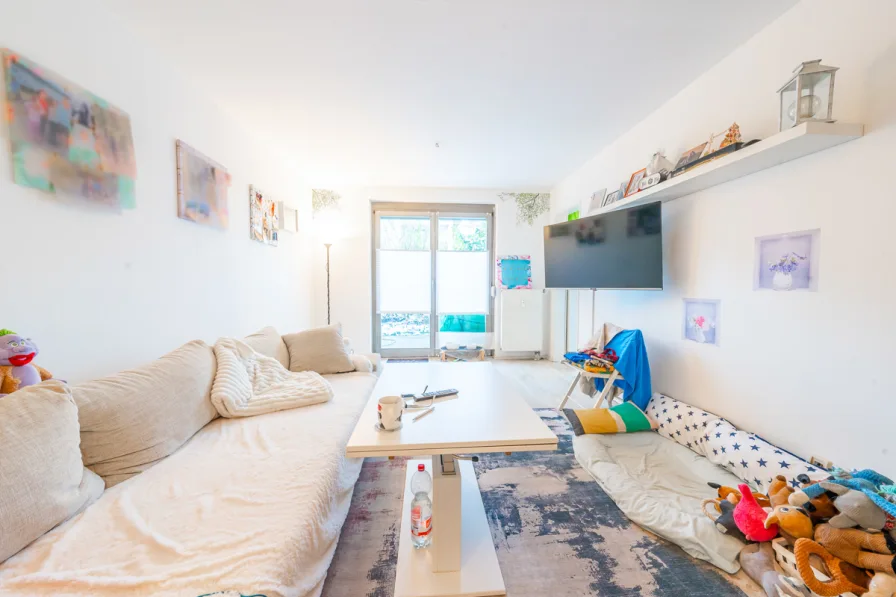Wohnzimmer - Wohnung kaufen in Schönefeld - Moderne Erdgeschosswohnung in Schönefeld – Ideal für Singles und Pendler