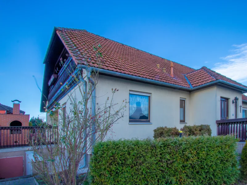 Außenansicht - Haus kaufen in Pegau - Traumhaus mit Potenzial: Ihr neues Zuhause in Pegau wartet auf Sie!