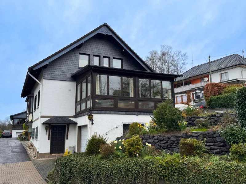 Titelbild - Haus kaufen in Gummersbach - Sagenhaft mit Weitblick