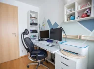 Büro oder Kinderzimmer