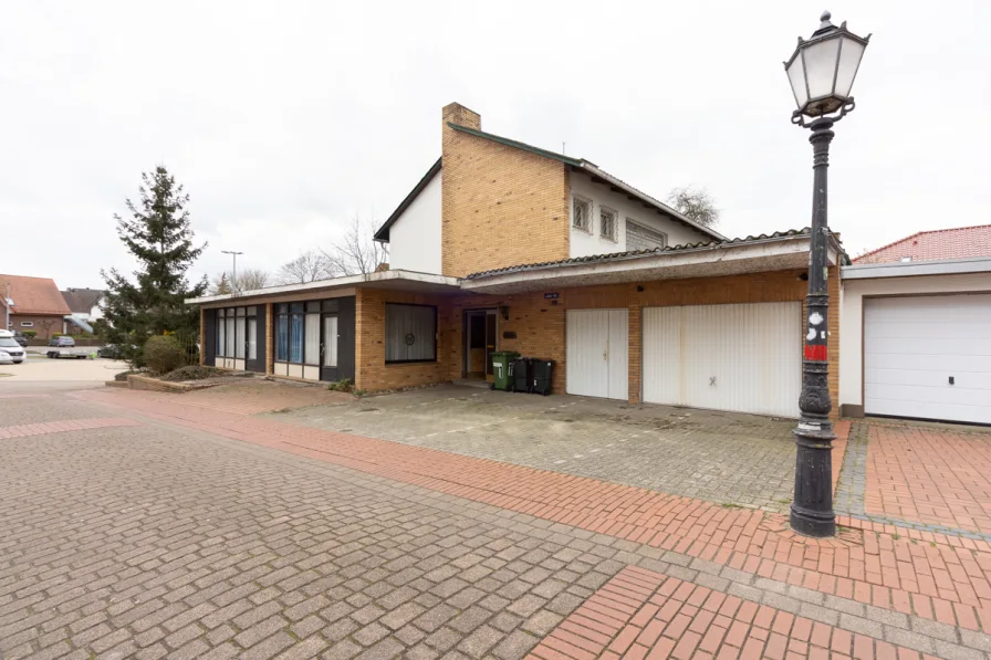 Außen - Haus kaufen in Hagen am Teutoburger Wald - Lifestyle und Business: Attraktive Immobilie mit Gewerbeeinheit in Hagen am Teutoburger Wald