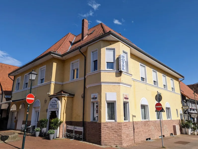 Frontansicht - Gastgewerbe/Hotel kaufen in Springe - Hotel mit Restaurant in Top-Lage am Marktplatz