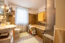 Badezimmer Ansicht 1