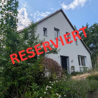 RESERVIERT (5) - Haus kaufen in Barsinghausen - Verwirklichen Sie Ihr Wohnprojekt: Renovierungsbedürftiges Einfamilienhaus in Barsinghausen!