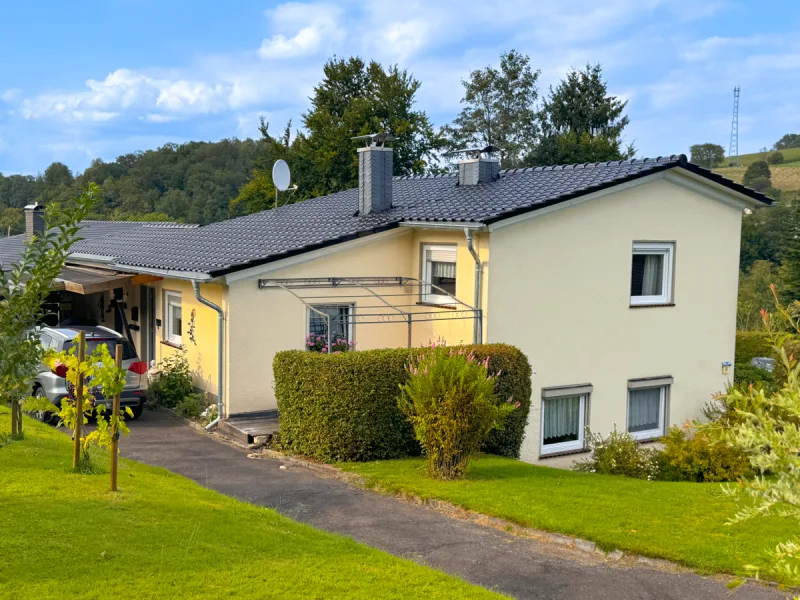 Titelbild - Haus kaufen in Wiehl - RESERVIERT - Auf ins Wohnglück