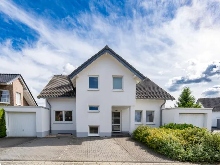 Hausansicht - Haus kaufen in Euskirchen / Flamersheim - Sonniges Doppelglück