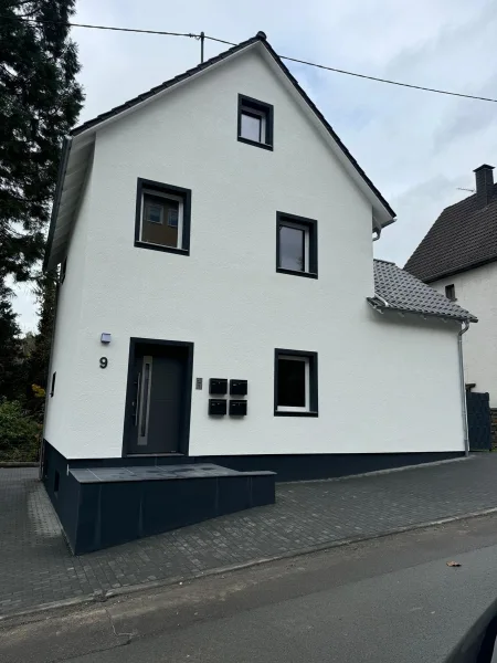 Frontansicht - Wohnung mieten in Gummersbach - Kernsanierte Dachgeschosswohnung