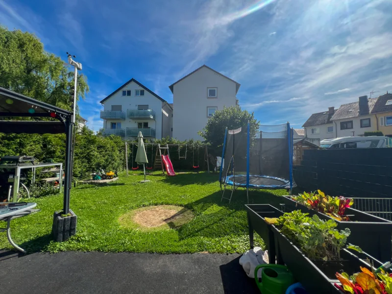 Terrasse und Garten - Haus mieten in Kaufungen - Familiengerechte Doppelhaushälfte zur Vermietung in ruhiger Top-Lage