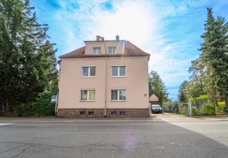 Ansicht - Haus kaufen in Limbach-Oberfrohna - Charmantes Einfamilienhaus mit Einliegerwohnung in Limbach Oberfrohna