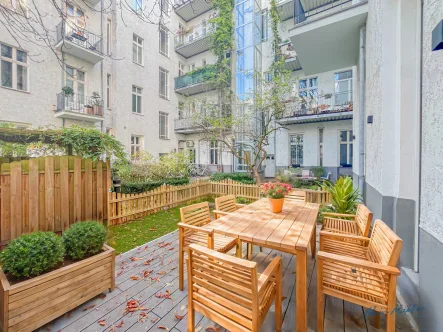 Titelbild - Wohnung mieten in Berlin / Charlottenburg - Exklusive Wohnung zur Miete in Bestlage – Neubezug nach hochwertiger Sanierung mit großer Terrasse