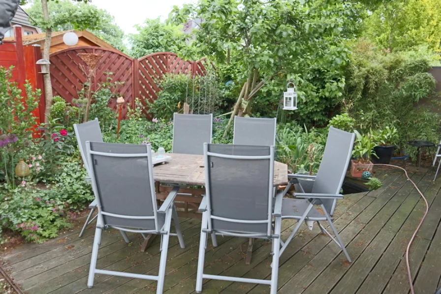 Terrasse mit Gartenblick