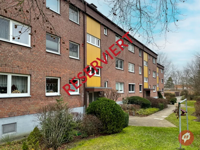 Vorderseite - Wohnung kaufen in Preetz - -Reserviert-Im Hochparterre: Schön geschnittene 2-Zimmer Wohnung mit West-Loggia und Stellplatz