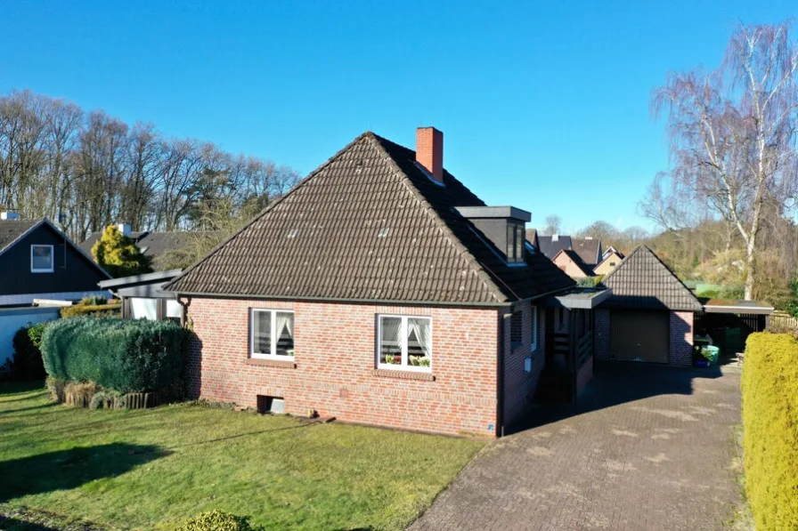 Einfamilienhaus mit Garage