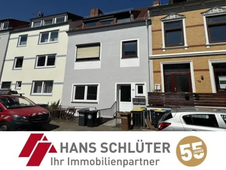 Hausansicht - Wohnung kaufen in Bremen - Modernisierte 2 Zi. Wohnung mit Potential (2 Souterrainräume) im beliebten Flüsseviertel!