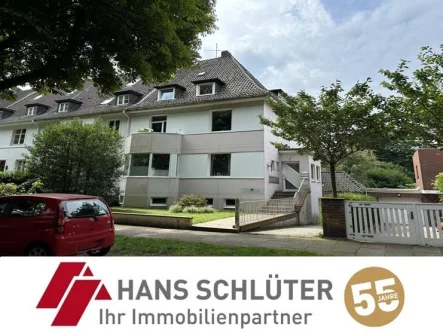 Hausansicht - Haus kaufen in Bremen - Mehrfamilienhaus mit 5 Wohneinheiten und großzügigem Garten in sehr beliebter Lage!