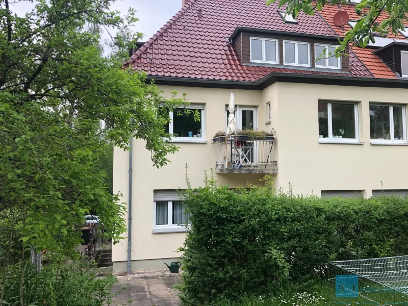 Hausansicht hinten - Haus kaufen in Erfurt - Lage gratis! Mehrfamilienhaus im Dichterviertel zu verkaufen!