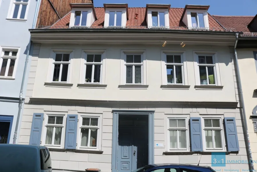 Ansicht Wohnhaus - Wohnung kaufen in Erfurt - Besondere Maisonette-Wohnung in idyllischer Ruhe direkt im Herzen Erfurts!