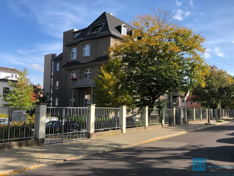 Hausansicht - Wohnung kaufen in Erfurt - Hochwertige 2-Raum-Eigentumswohnung mit Tiefgaragenstellplatz, Terrasse und Balkon in bester Lage!
