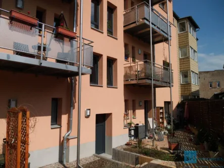 Hausansicht - Wohnung mieten in Arnstadt - - Moderne 3 Zimmer-Wohnung mit Balkon -