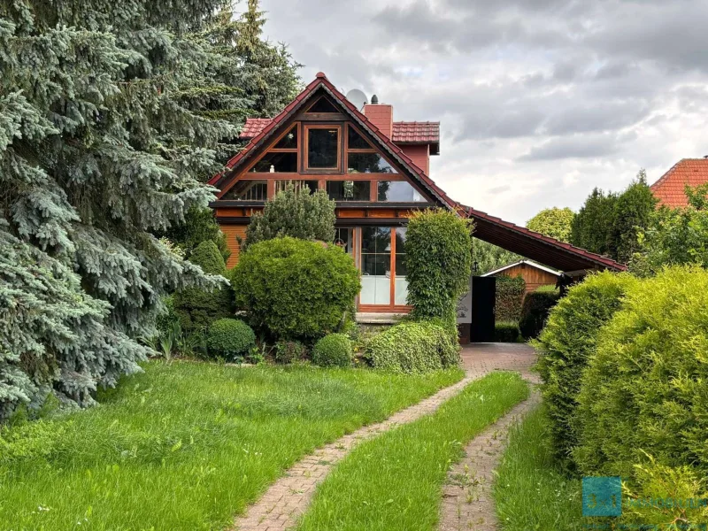 Hausansicht & Zufahrt - Haus kaufen in Klettbach - 50%iger Eigentumsanteilsverkauf! Natur Pur! Einfamilienhaus in idyllischer Lage zu verkaufen!