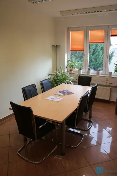 Büro 1 / Besprechungszimmer 