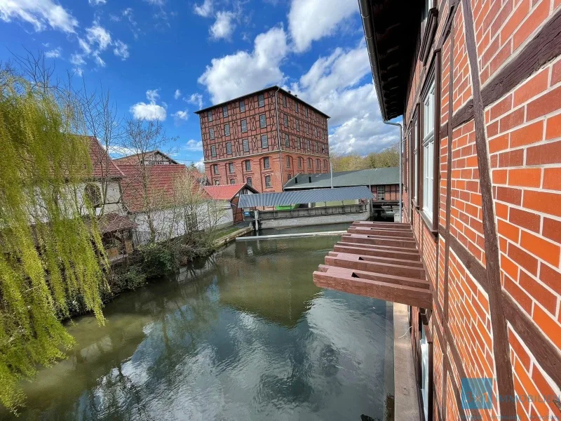 Balkon | Blick zur Dreyse-Mühle - Wohnung mieten in Sömmerda - Wohnst du noch oder lebst du schon? - Idylle am Wasser | Erstbezug