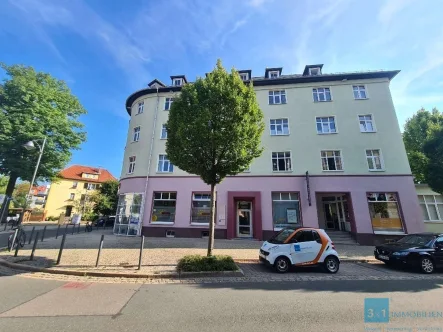 Hausansicht - Wohnung mieten in Ilmenau - Kleine Single/Pendler-Wohnung mit Einbauküche