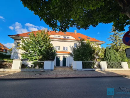 Hausansicht - Wohnung mieten in Erfurt - Familienfreundliches Wohnen beim Luisenpark / Steiger | Gartenanteil | Carport