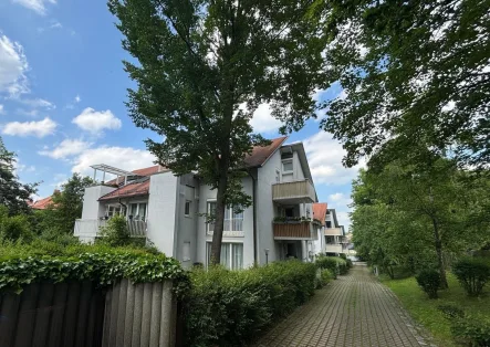 Ansicht Anlage - Wohnung kaufen in Weimar - Schmucke Dachgeschosswohnung mit Balkon, Dachterrasse und Stellplatz in der Weimarer Südstadt!