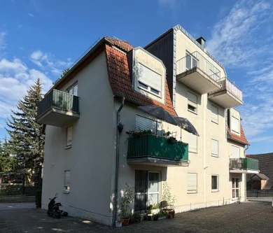 Hausansicht - Wohnung kaufen in Weimar - Klein aber fein! Dachgeschosswohnung mit Balkon und Stellplatz in Weimar!