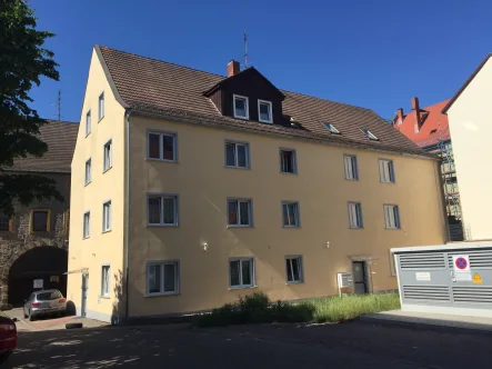 Hausansicht - Wohnung mieten in Gotha - Schöne 2-Raum-Wohnung im Zentrum Gotha mit Stellplatz!