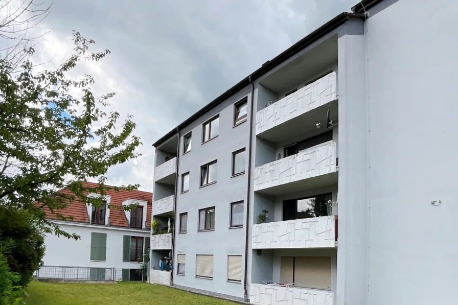 Ansicht - Wohnung kaufen in Bad Soden - Bad Soden: Perfekte Aufteilung! Schicke 4-Zimmer-Wohnung inkl.Parkplatz