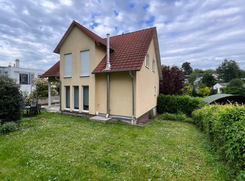 Ansicht Garten - Haus kaufen in Bad Soden - Bad Soden - Viel Platz für die Familie im Vogelviertel 