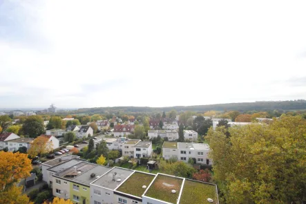 Aussicht Loggia - Wohnung kaufen in Schwalbach - Schwalbach: Entzückende 2-Zimmerwohnung mit exzellentem Weitblick!