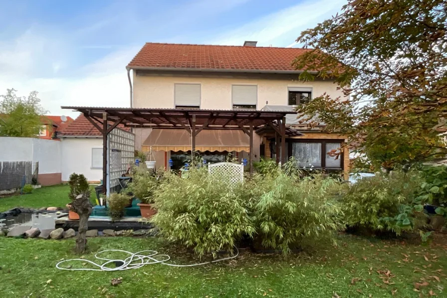 Ansicht - Haus kaufen in Flörsheim - Flörsheim: Ihr neues Zuhause mit Platz für die Familie