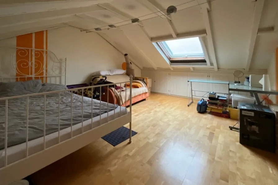 Schlafzimmer DG